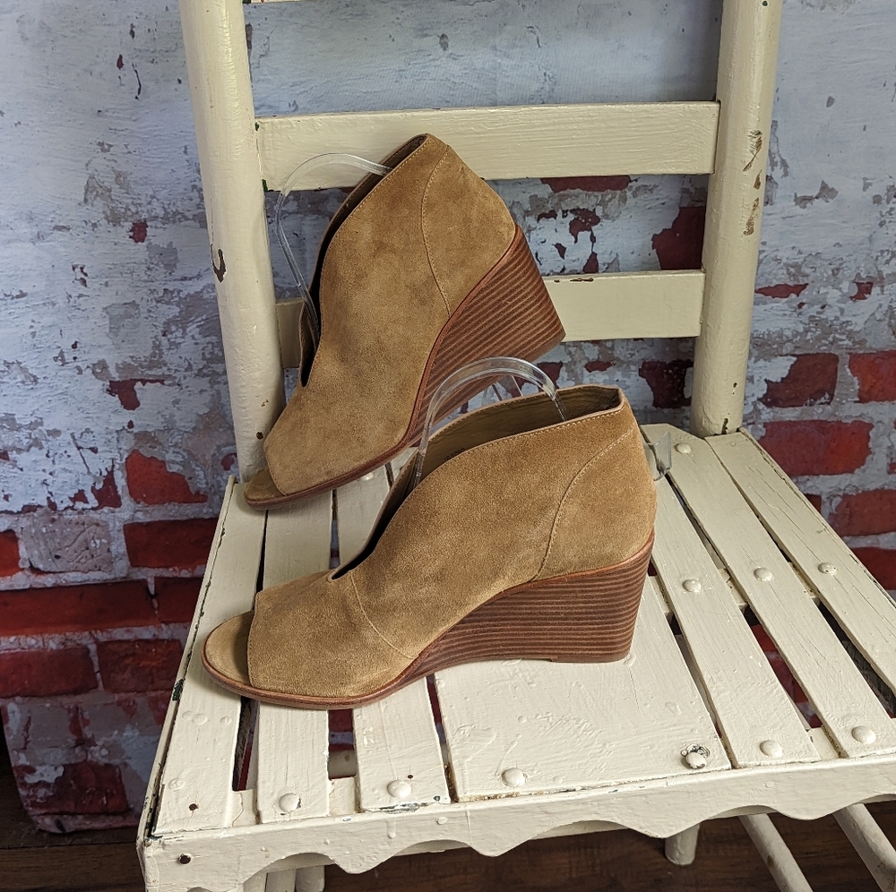 1. State booties - Picture 2 of 14